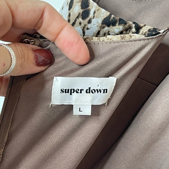 Super Down Snake Print Jumpsuit Plung Neck Line Wide Leg Revolve size Large - Picture 9 of 12